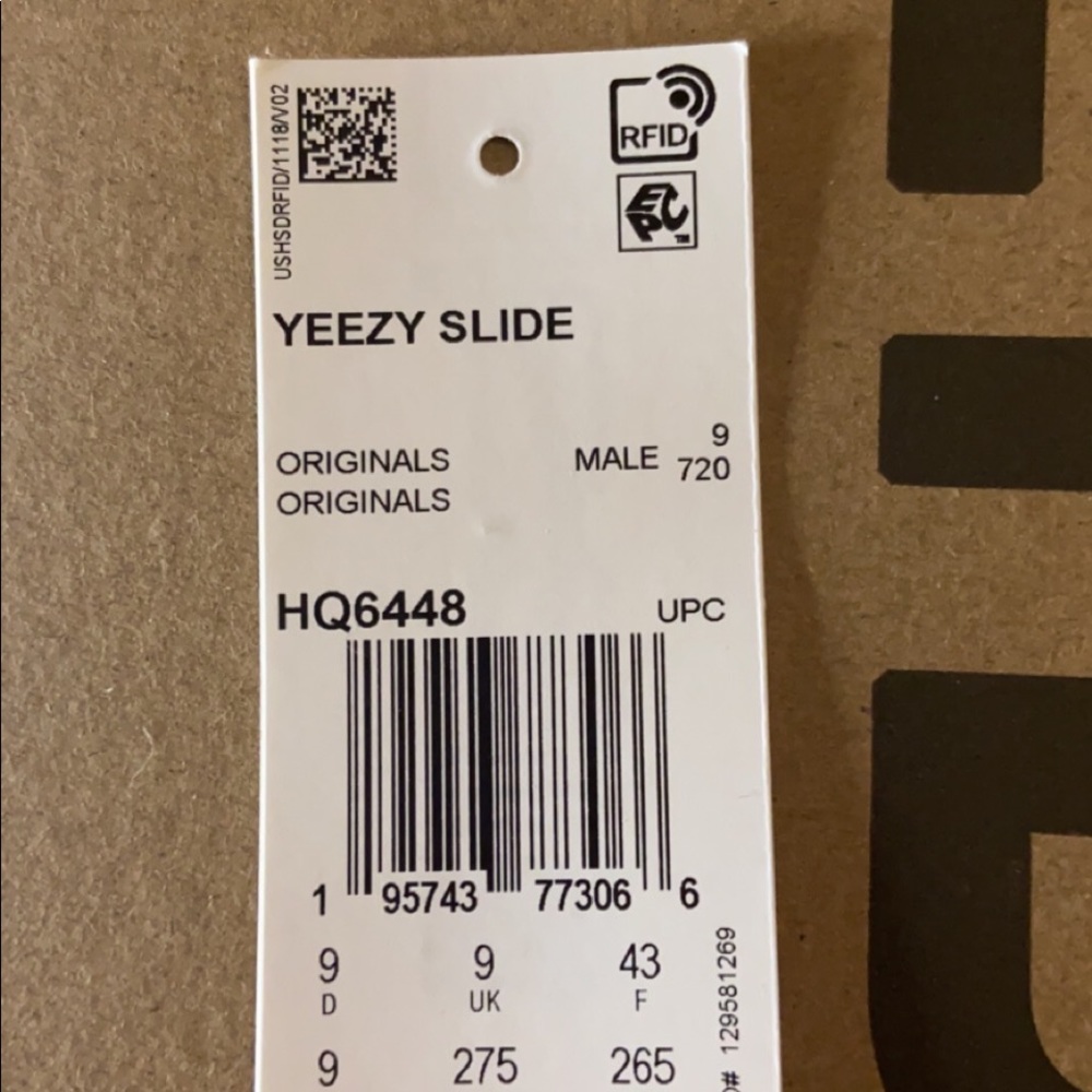 Yeezy Slides ‘Onyx’ - Picture 3 of 4
